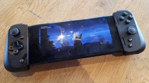 Razer Kishi V2 and Phone Playing a Cloud Game