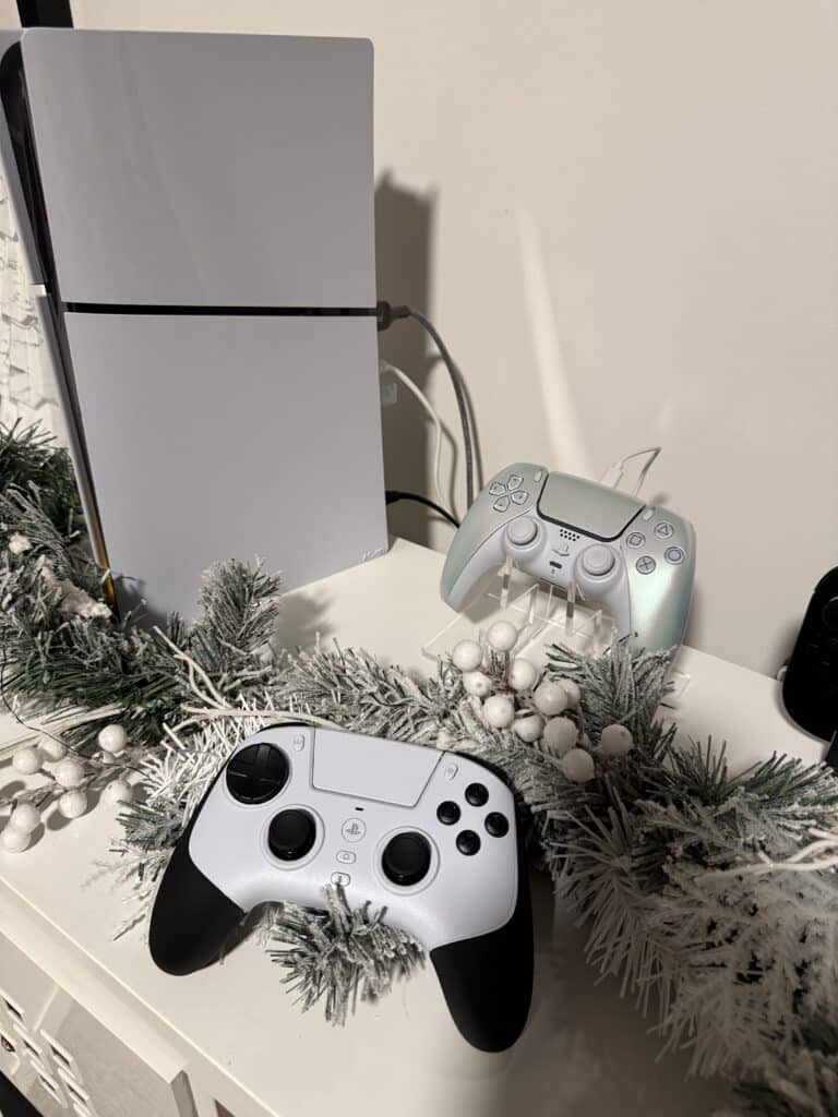 Razer Raiju V3 Pro ホワイトエディション Razer Raiju V3 Pro PS5 & PC Controller - White - us.MaxGaming.com