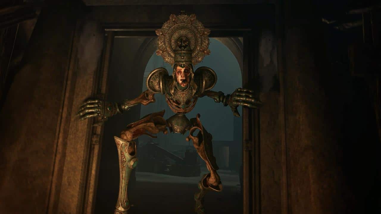Dolores, a towering stalker idol, lunges through a doorway in Crisol: Theater of Idols.