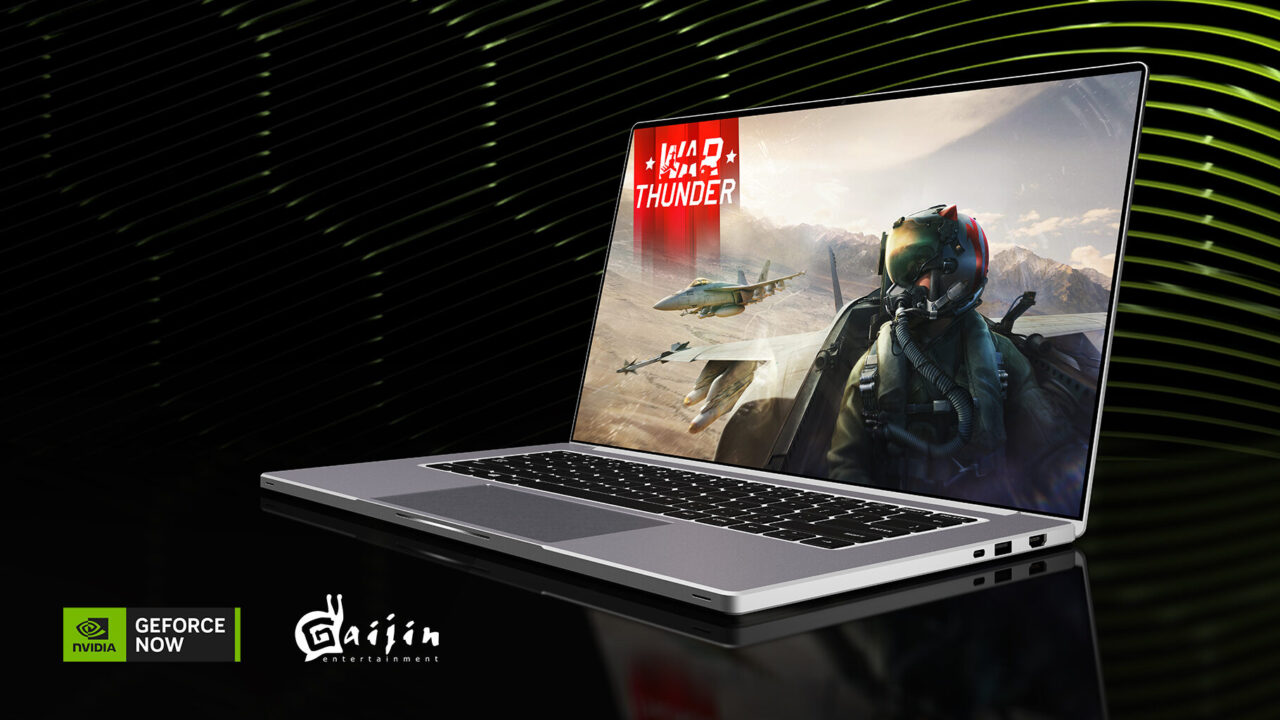 Laptop running War Thunder via GeForce NOW