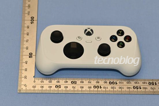Leaked images reveal a compact Xbox controller suited for Xbox Cloud Gaming featuring Wi-Fi 6 to reduce latency and a rechargeable battery.