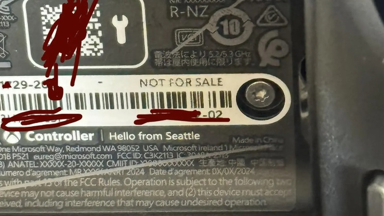 Leaked XBOX Elite 3 prototype battery compartment showing NOT FOR SALE markings and Torx screws.