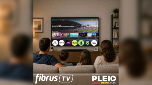 Family watching the Fibrus TV interface with Netgem PLEIO branding displayed below